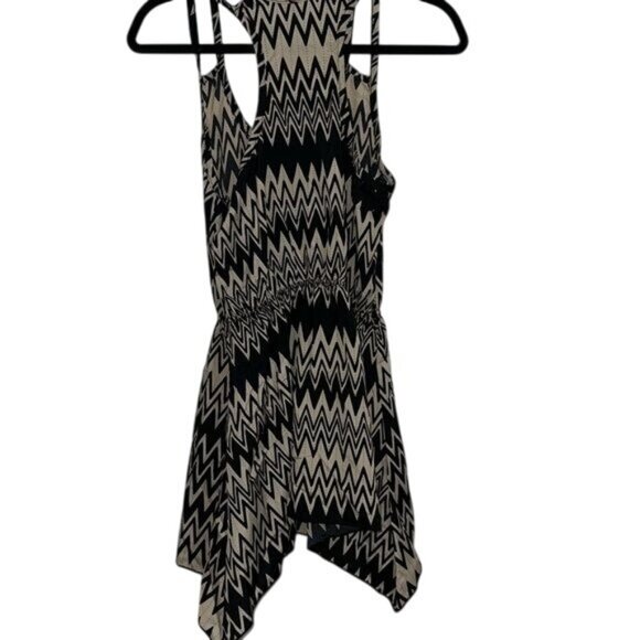 Trac Black & Beige Chevron Pattern Sleeveless Romper With Button Front & Elastic - Picture 5 of 10